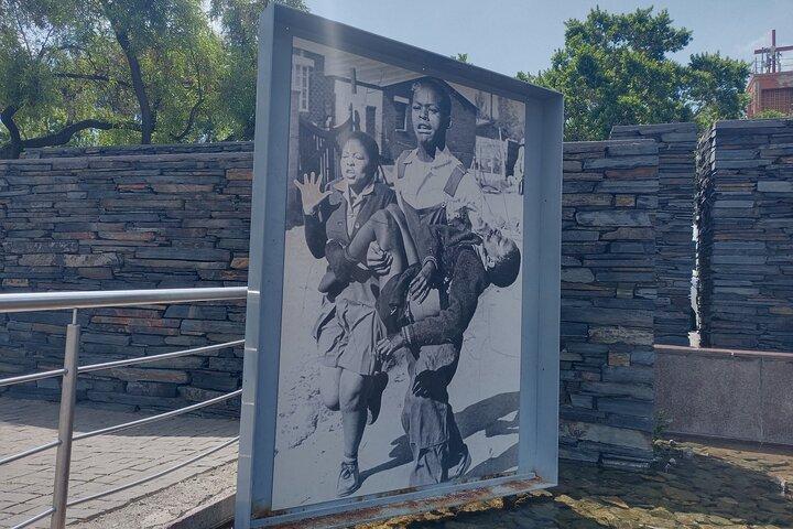 2 Days Historical Cultural and Sightseeing Tour in Johannesburg