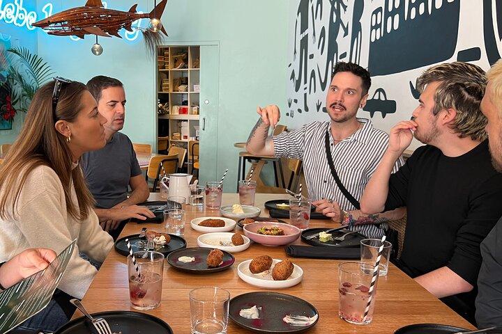 Melbourne Food Tour with 6 Food Tastings in Hidden Laneways