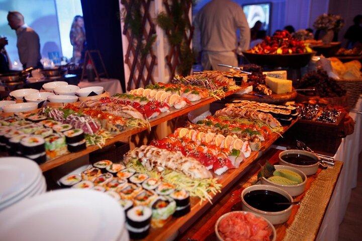 Dubai Lotus Mega Yacht Dinner Cruise