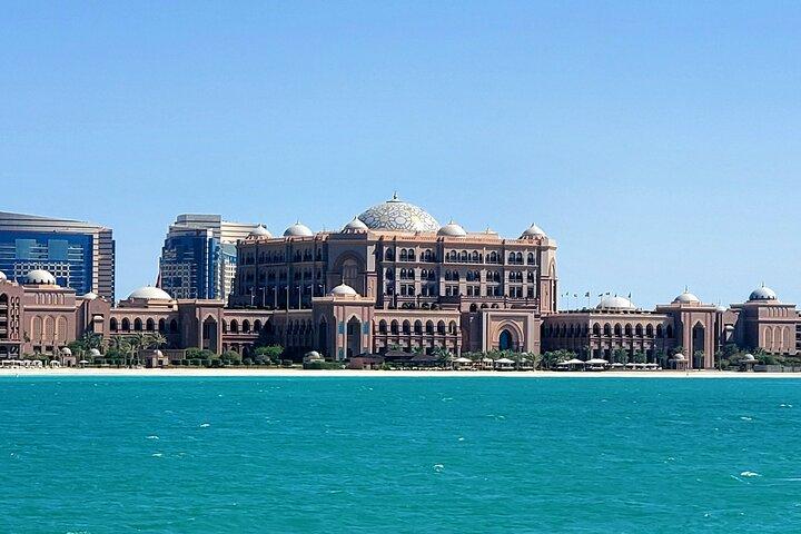 Guided City Tour of Abu Dhabi with Sheikh Zayed Mosque