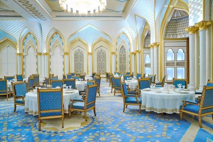 Dubai to Abu Dhabi Day Trip: Grand Mosque, Palace & Etihad Towers
