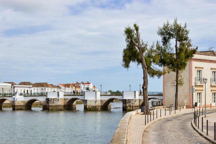 Tavira Self-Guided City Walking Tour & Scavenger Hunt