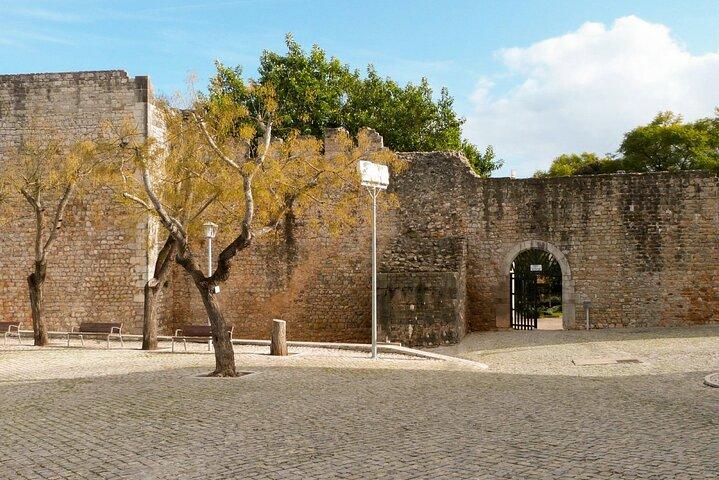 Tavira Self-Guided City Walking Tour & Scavenger Hunt