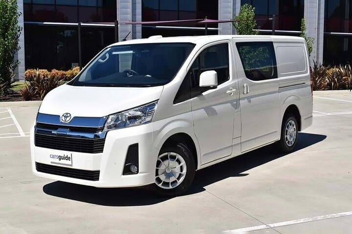 Dubai Airport: Private 1 Way Arrival OR Departure Transfer