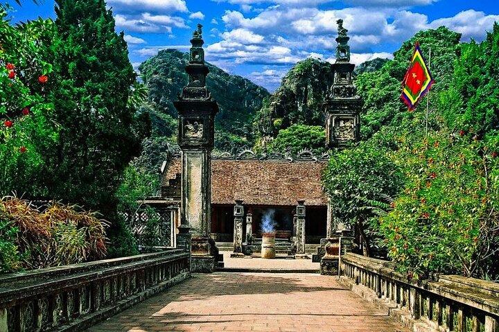 Ninh Binh Day Tour To Visit Hoa Lu -Tam Coc/ Trang An - Mua Cave
