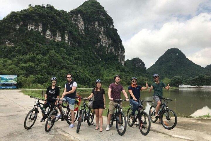Ninh Binh Day Tour To Visit Hoa Lu -Tam Coc/ Trang An - Mua Cave