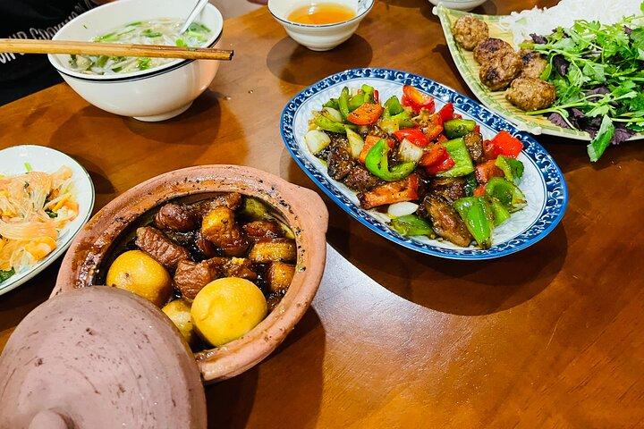 Small Cooking Class Inside the Old Quarter of Hanoi with Market