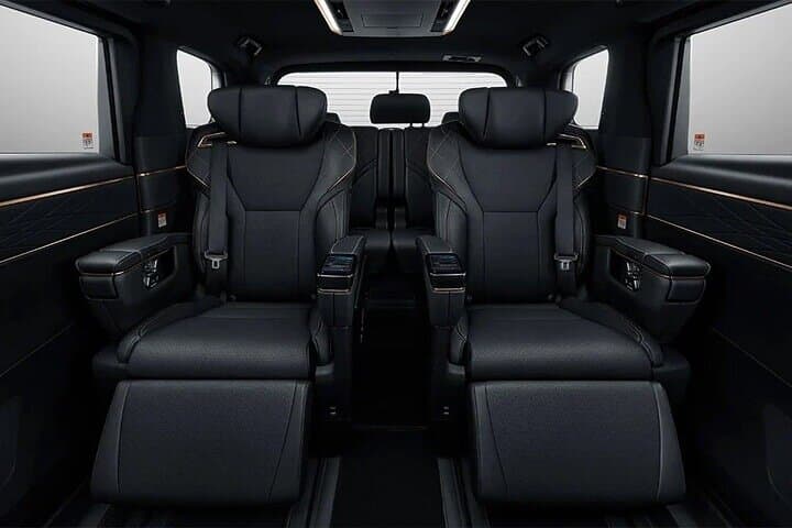 Tokyo by Yourself with English Speaking driver by Van -4 or 8 hrs