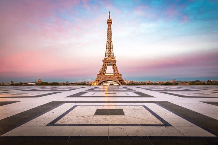 Paris: Eiffel Tower Summit Access