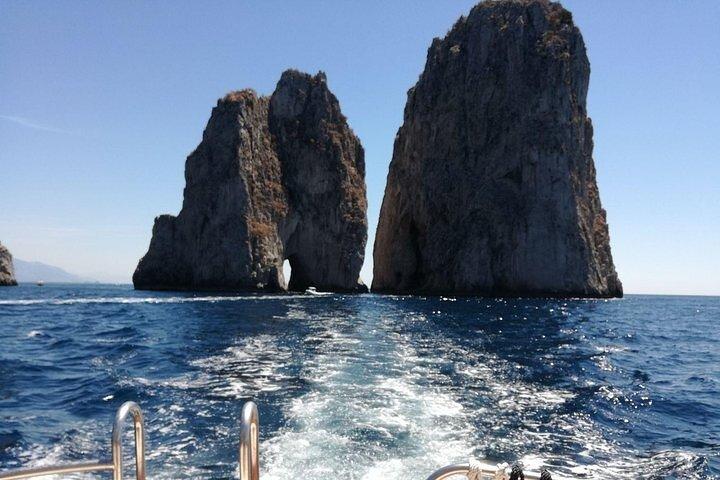 Boat tour from Positano to Capri