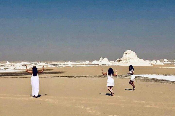 White Desert Safari from Cairo – 4x4 Jeep, Lunch & Oasis