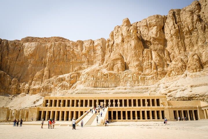 Best Luxor Day Tour visit East and West Nile Banks