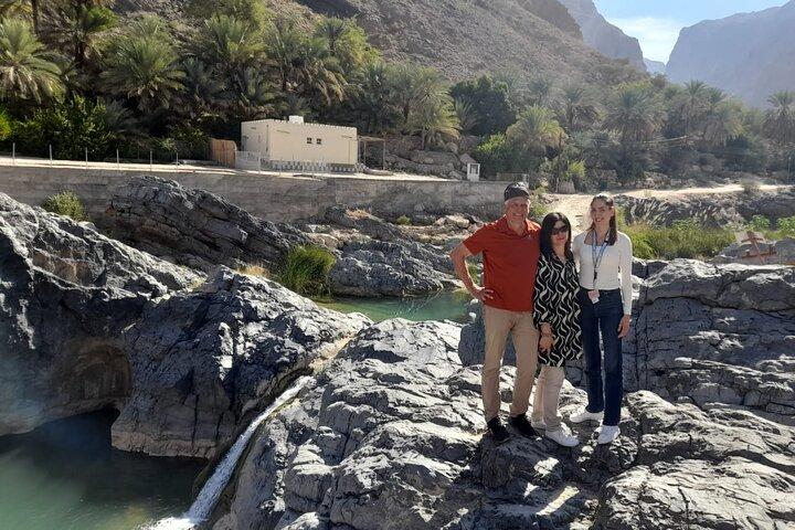 Full-Day Bimmah Sinkhole and Wadi Al Arbeieen Tour