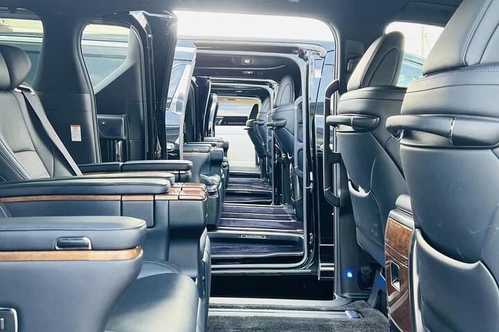 One Way Transfer between Kansai International Airport and Osaka