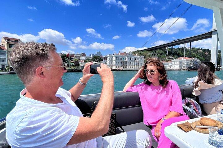 Istanbul Bosphorus Yacht Cruise with Guide and Asian Side Stop