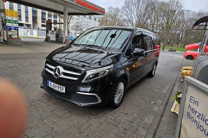 Private Transfer From Paris Hotels to Paris Airport.