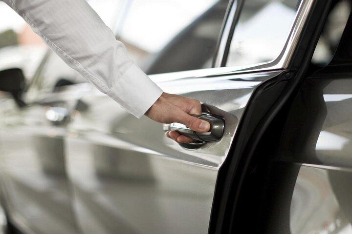Private Transfer From Paris Hotels to Paris Airport.