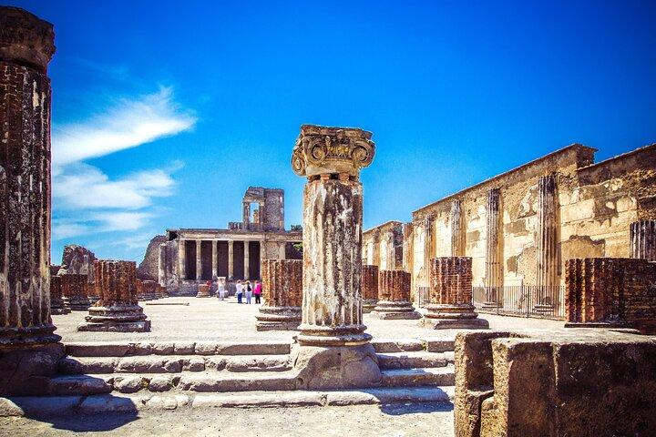 3 Day Vesuvius, Pompeii and Amalfi Small-Group Tour from Rome