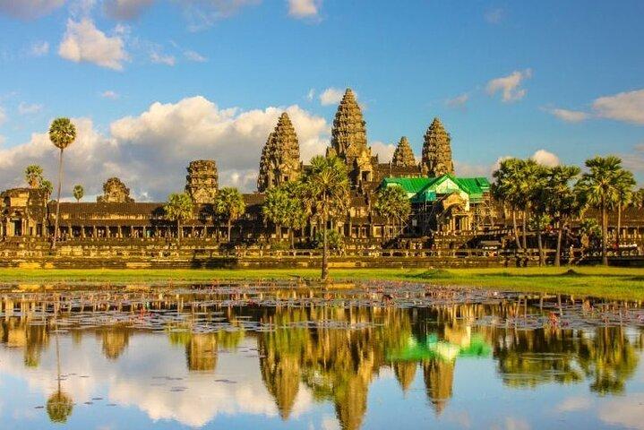 Angkor Wat, Bayon and Banteay Srei by Private Guided Tour