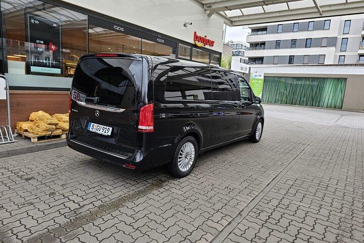 Private Transfer From Paris Hotels to Paris Airport.