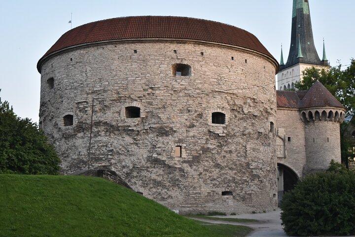 Express tour over Tallinn Old Town from the ferry