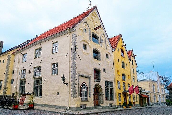 Express tour over Tallinn Old Town from the ferry