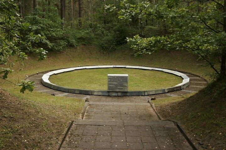 Jewish Quarter and Paneriai Memorial Park Tour