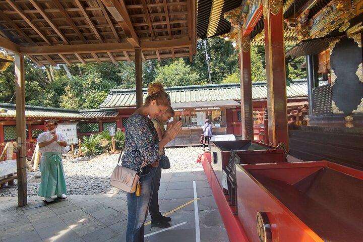 Kunozan Toshogu Shrine to Miho Matsubara / V-G
