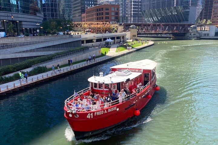 Historical and Architectural Chicago Fireboat River & Lake Cruise