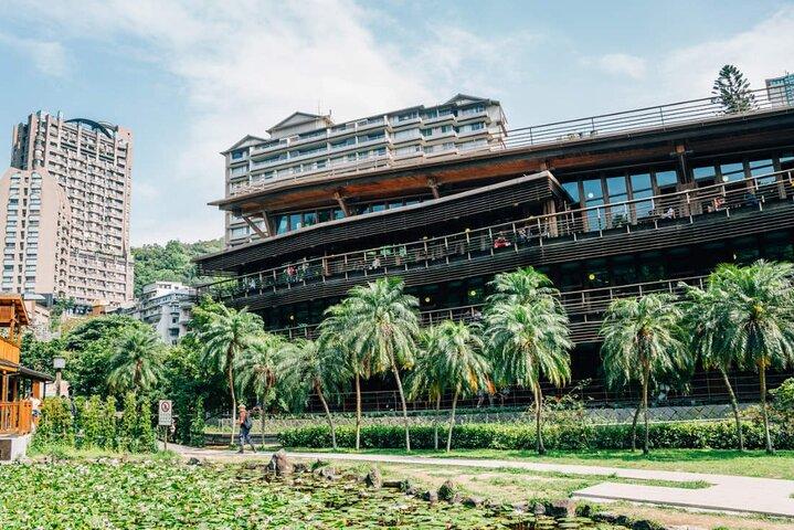 Taipei National Palace Museum & Dadaocheng Cultural Day Tour