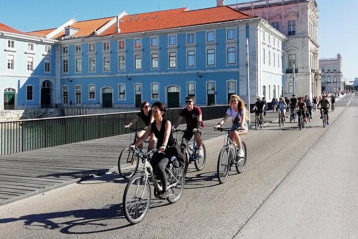 The Heart of Lisbon by Electric Bike