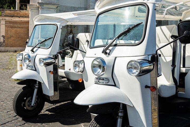 Rome 2h Tuk-tuk Tour with Prosecco & Hidden Gems
