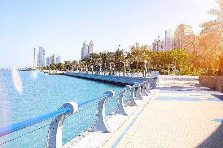 Abu Dhabi City Tour in a 4x4 Shared Vehicle