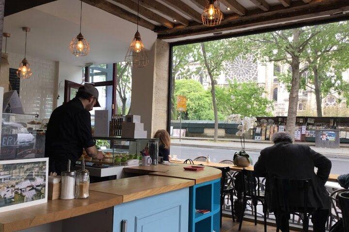 Sweet walking food tour in Paris with local guide
