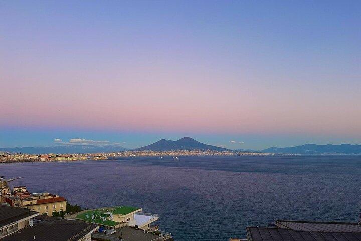 Napoli 3h Walking Shared Tour of Naples with local Tour Guide