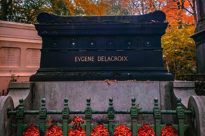 Paris Pere Lachaise Cemetery Small Group Guided Tour