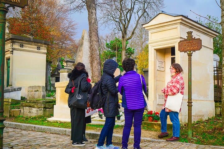 Paris Pere Lachaise Cemetery Small Group Guided Tour