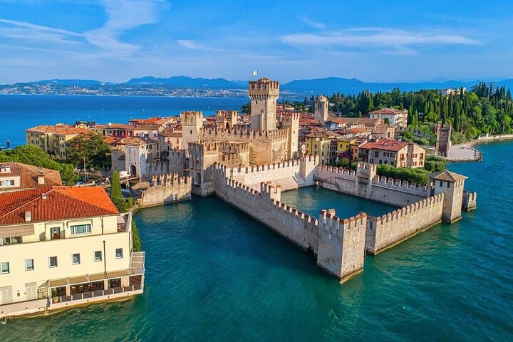 Verona tour & cruise with Sirmione - From Milan
