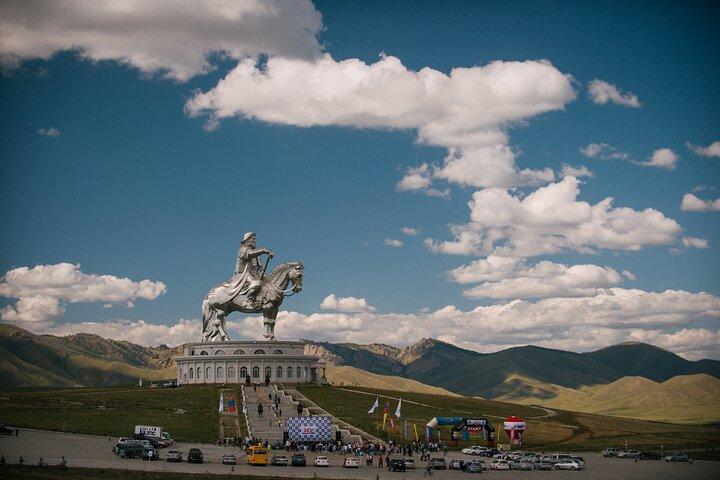 Chinggis Khaan Statue Complex and Sain Nomun Monastery Tour