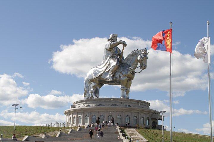 Chinggis Khaan Statue Complex and Sain Nomun Monastery Tour
