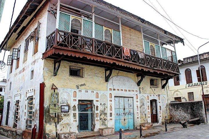 Small group tour to Old Mombasa Town, Fort Jesus and Haller Park