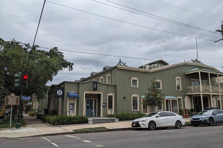 Self Guided Walking Tour of New Orleans' Historic Garden District