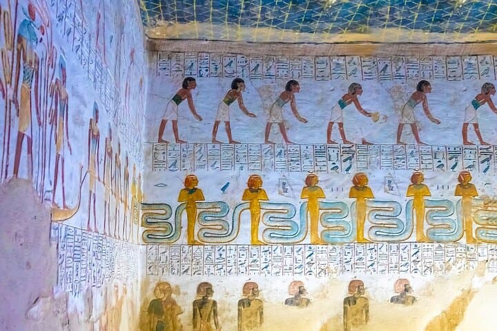 Private Tour in King Tut's, Nefertari Tombs, and Temples in Luxor
