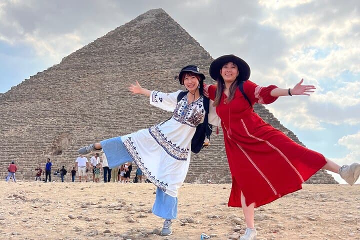 All Inclusive - Giza Pyramids , Sphinx- GEM ,Bazaar Shop , Lunch