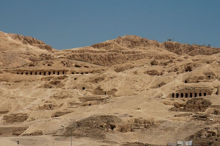Private Tour of Habu Temple and Valley of the Artisans and Queens