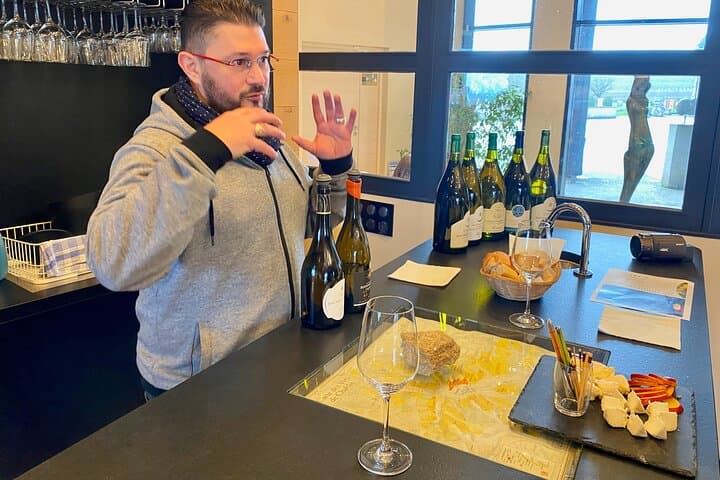 Chablis 20 Exquisite Wines Tasting Trip in Small-Group from Paris
