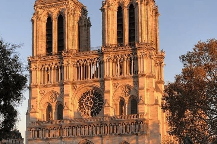 See 15 plus Paris Sights Tour and Fun Perfume Experience