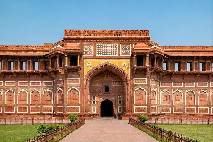 Agra Fort Skip-the-line ticket with Full Guided Tour