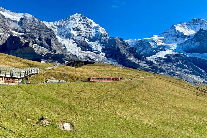 Lauterbrunnen, Jungfrau & Grindelwald Tour | From Bern