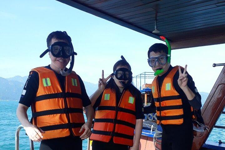 Nha Trang Bay: Explore Half-day Snorkeling at Coral Reef
